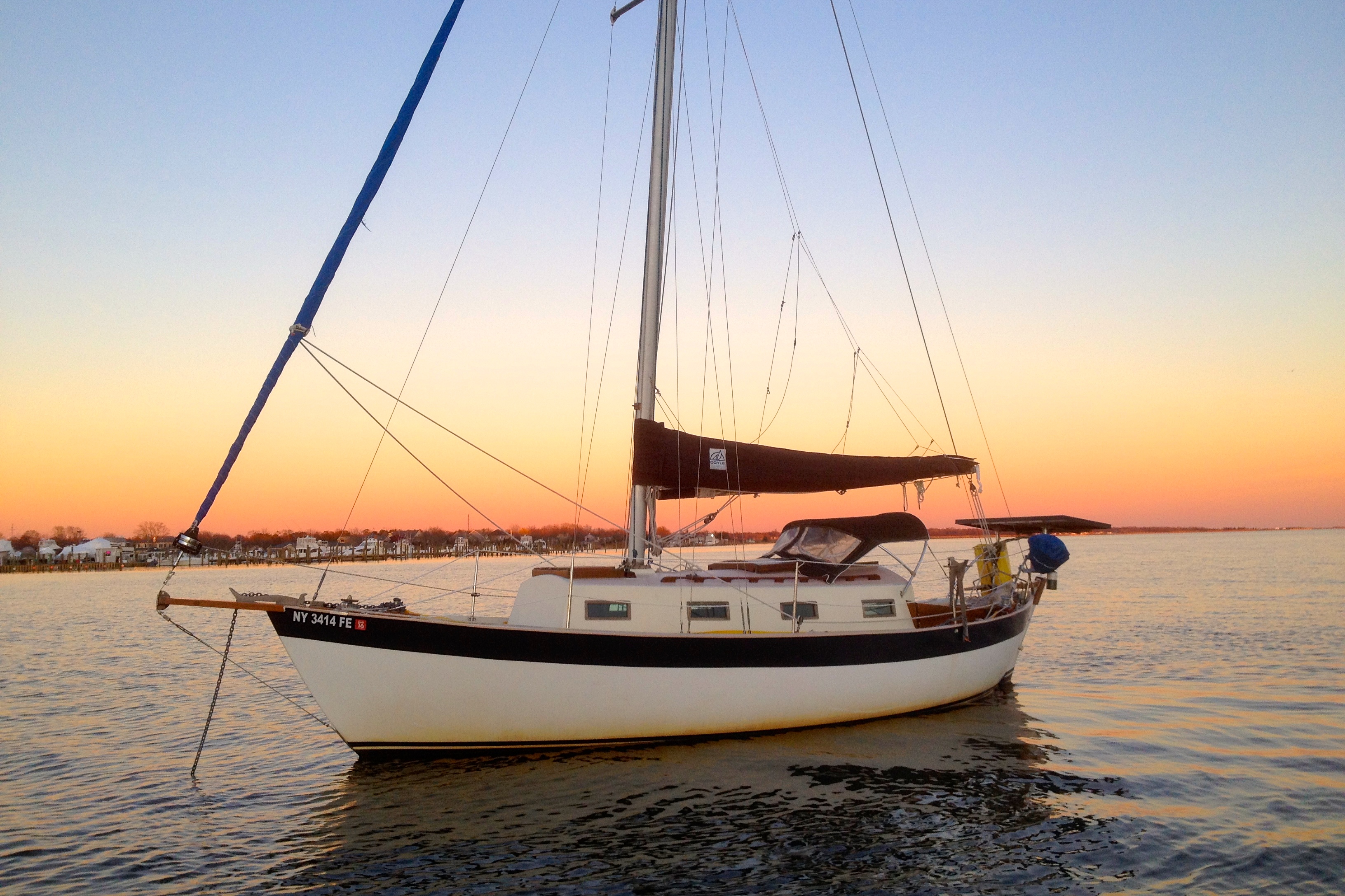 living on sailboat in hawaii